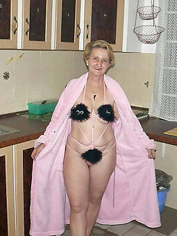 gorgeous amateur grandma