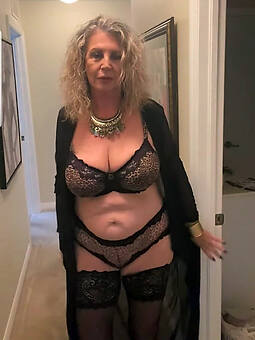 sexy lady granny nude pics