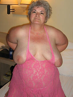 granny saggy tit free nude pics