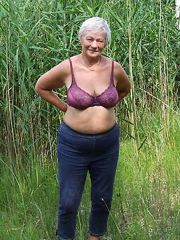 nude grannies over 60 xxx pics