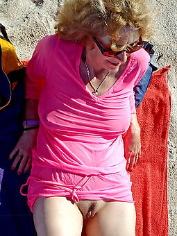 gorgeous nude grandma beach pics