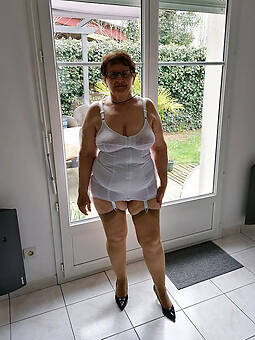 porn pictures of horny granny lady